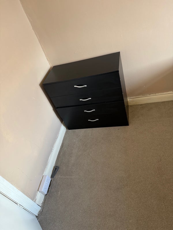 Room Lister Avenue in Whickham