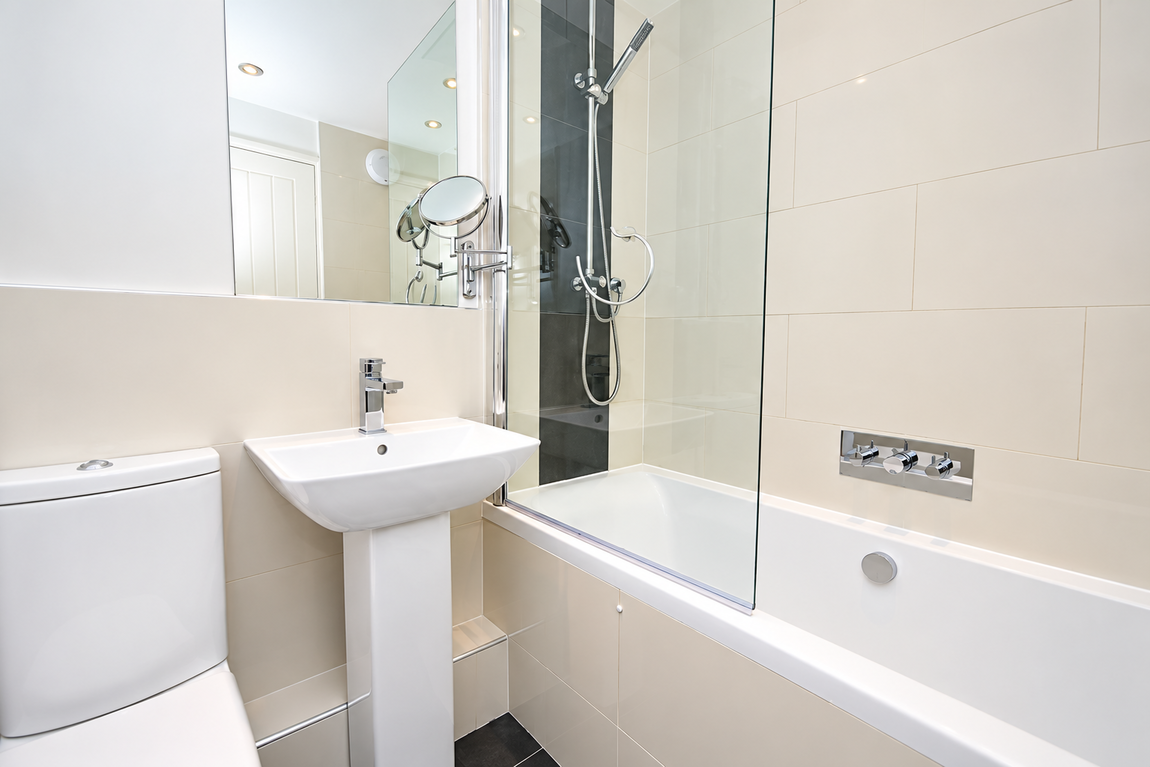 Flat Shortlands Road in Greater London