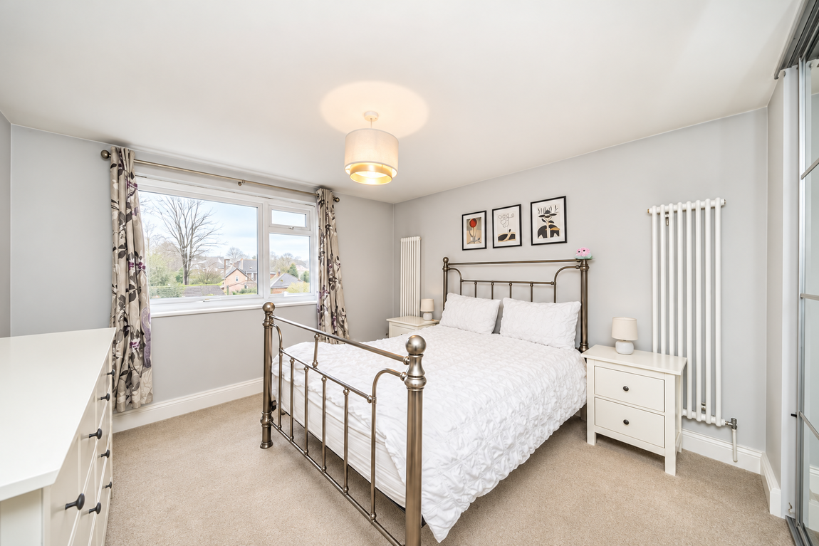 Flat Shortlands Road in Greater London