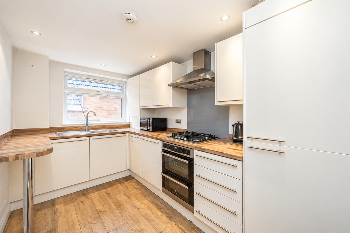 Flat Shortlands Road in Greater London