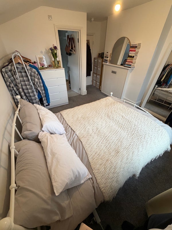 Room Dalberg Road in Greater London