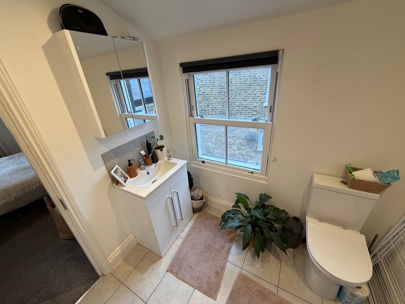 Room Dalberg Road in Greater London
