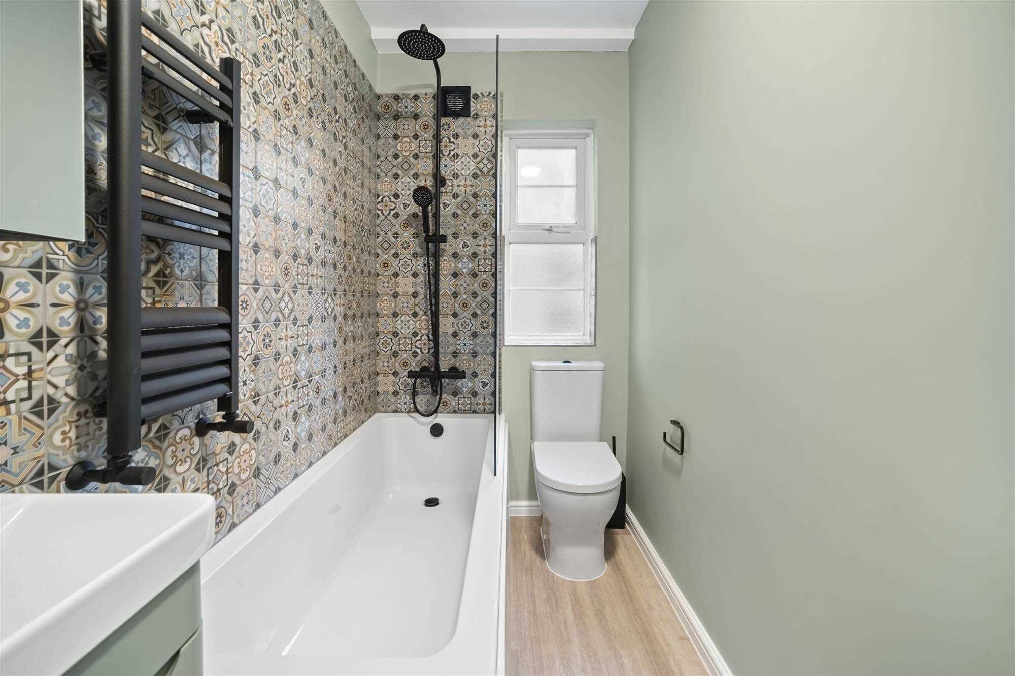 Flat Chiswick Village in Greater London