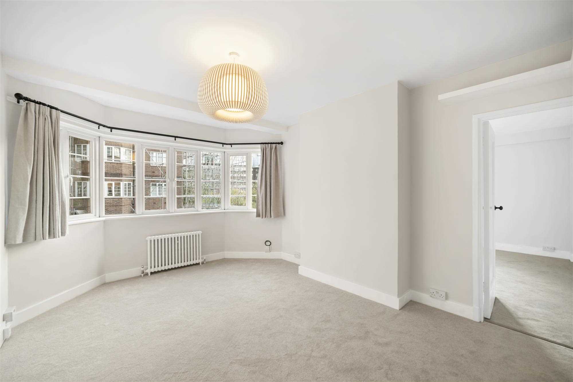 Flat Chiswick Village in Greater London
