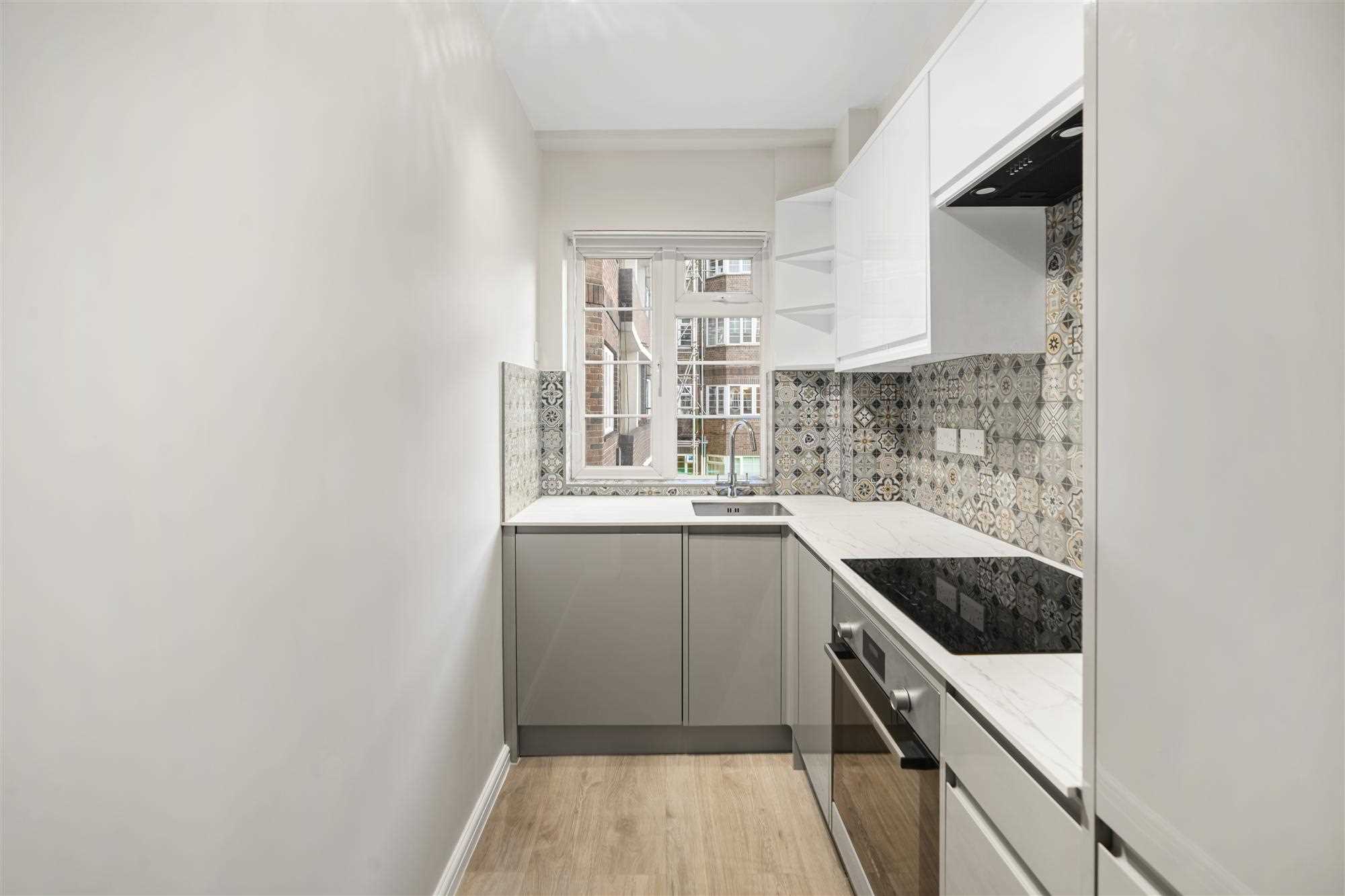 Flat Chiswick Village in Greater London