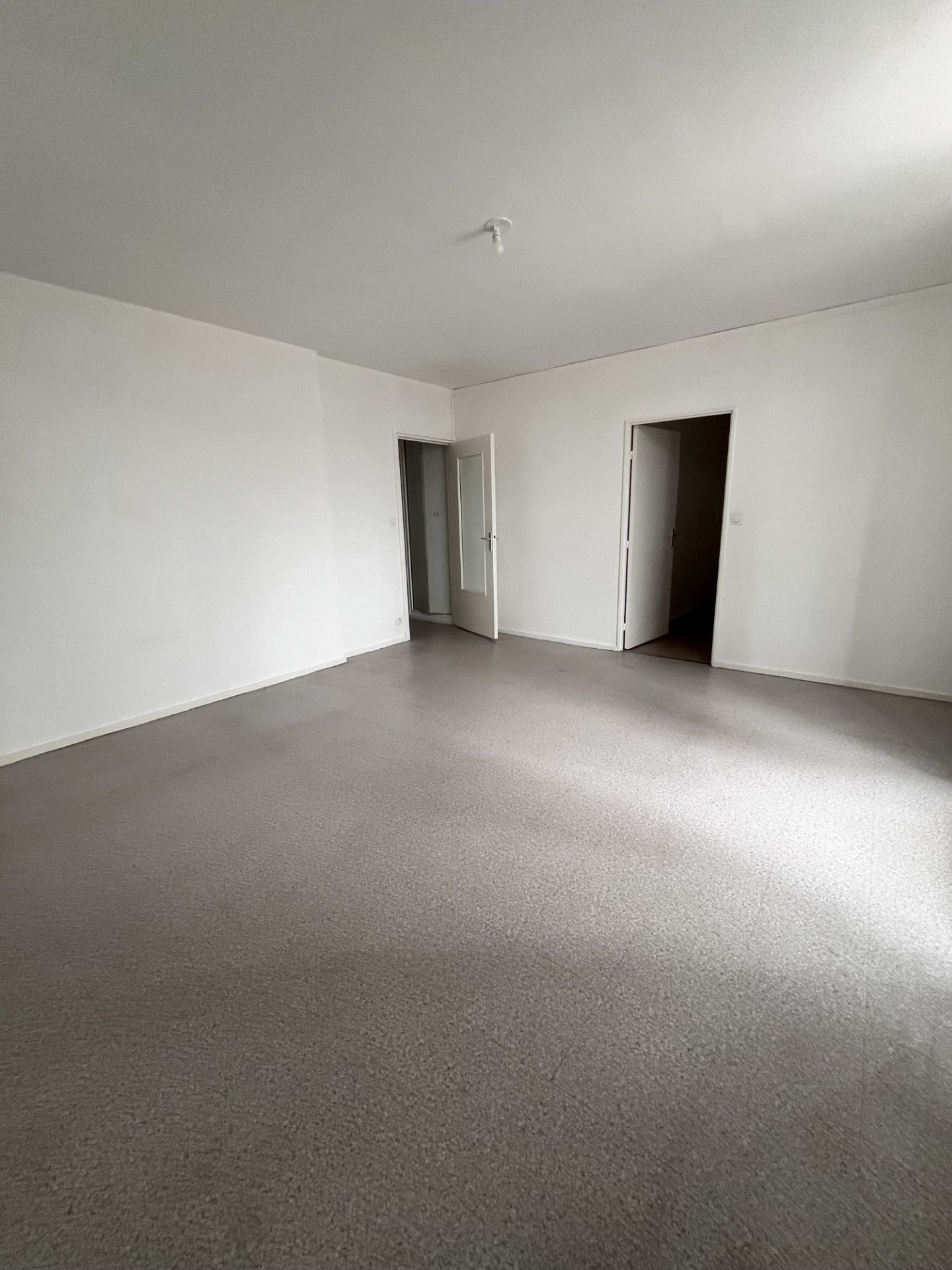 Appartement Place Chazereau à Aubigny-sur-Nère