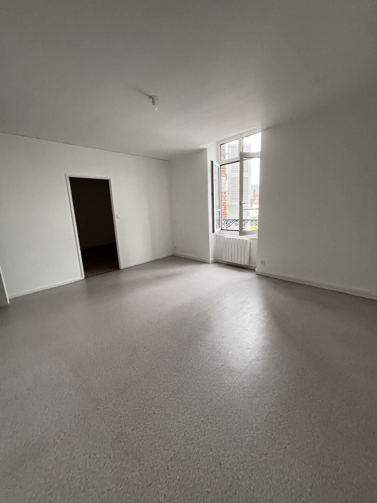 Appartement Place Chazereau à Aubigny-sur-Nère