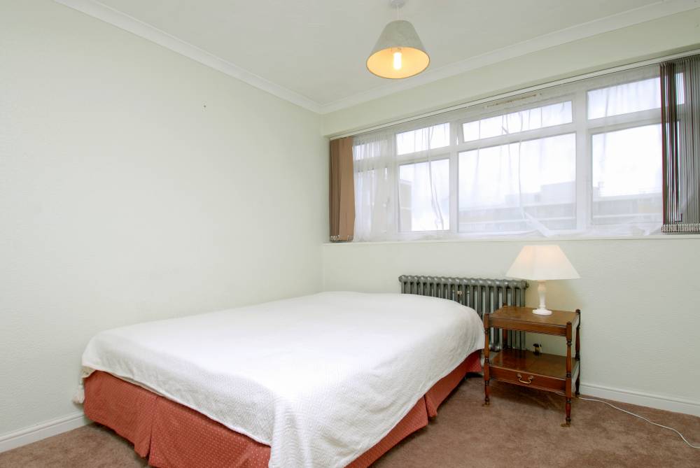 Flat Churchill Gardens Road in City of Westminster