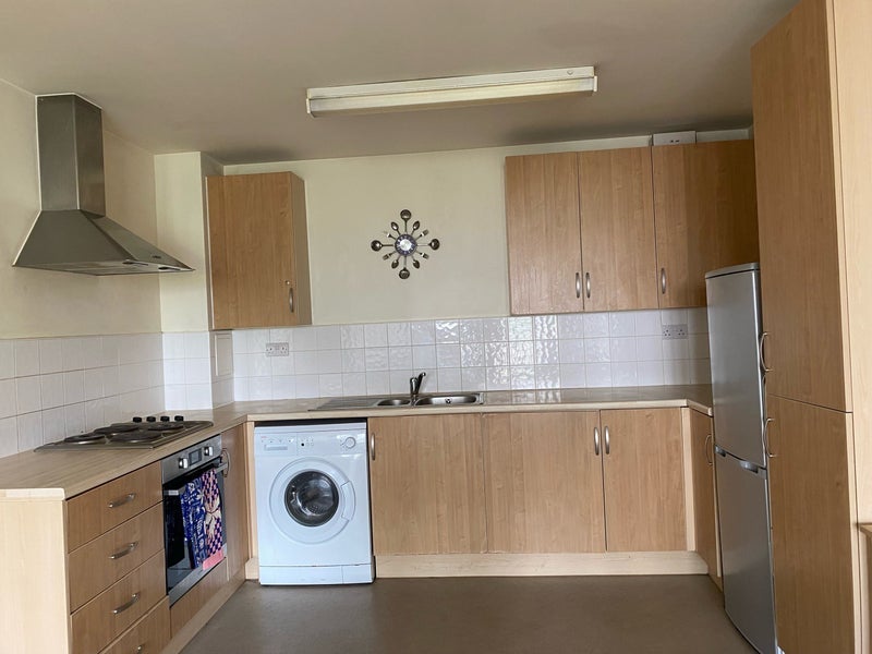 Room Warton Road in Greater London