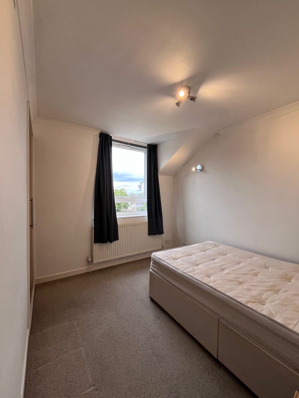 Room Stockport Road in Trafford
