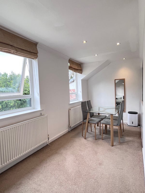 Room Stockport Road in Trafford
