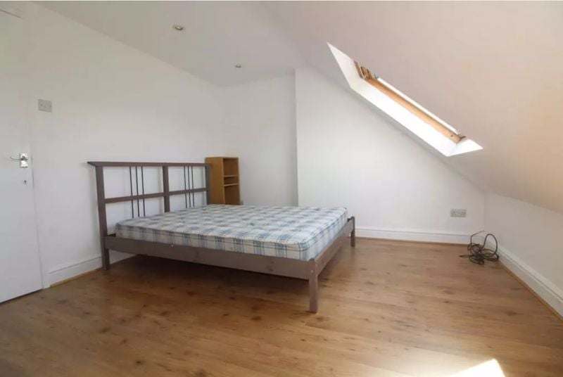 Flat Percival Road in Greater London