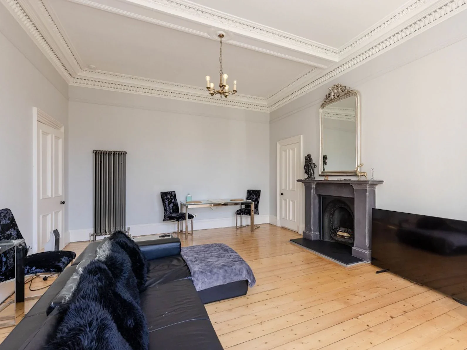 Flat Findhorn Place in City of Edinburgh