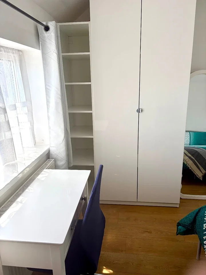 Room Long Grove Road in Epsom and Ewell