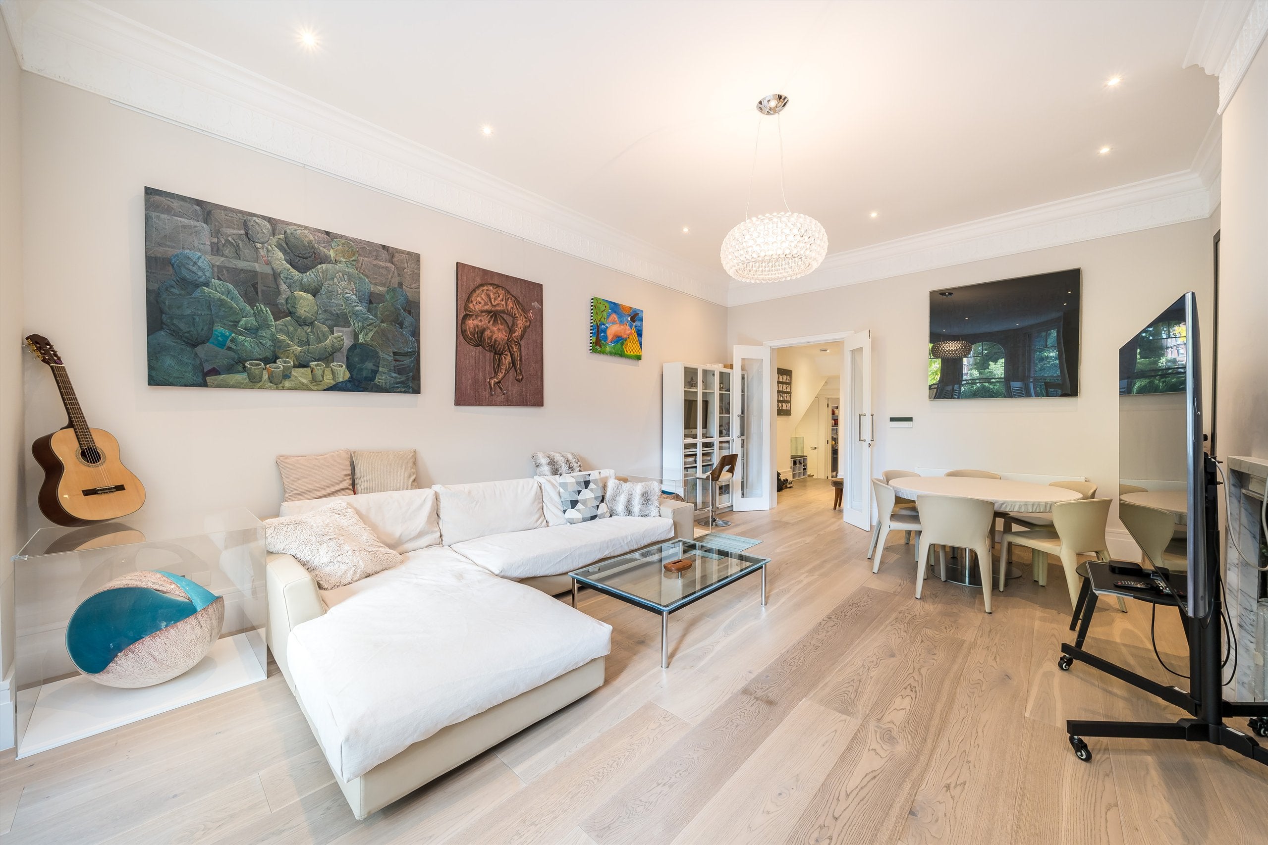 Flat Barkston Gardens in Greater London