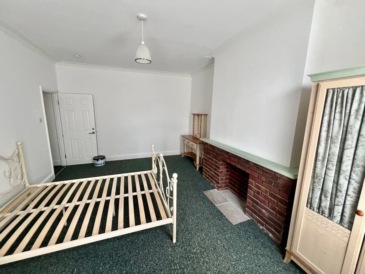 Room The Mall in Greater London