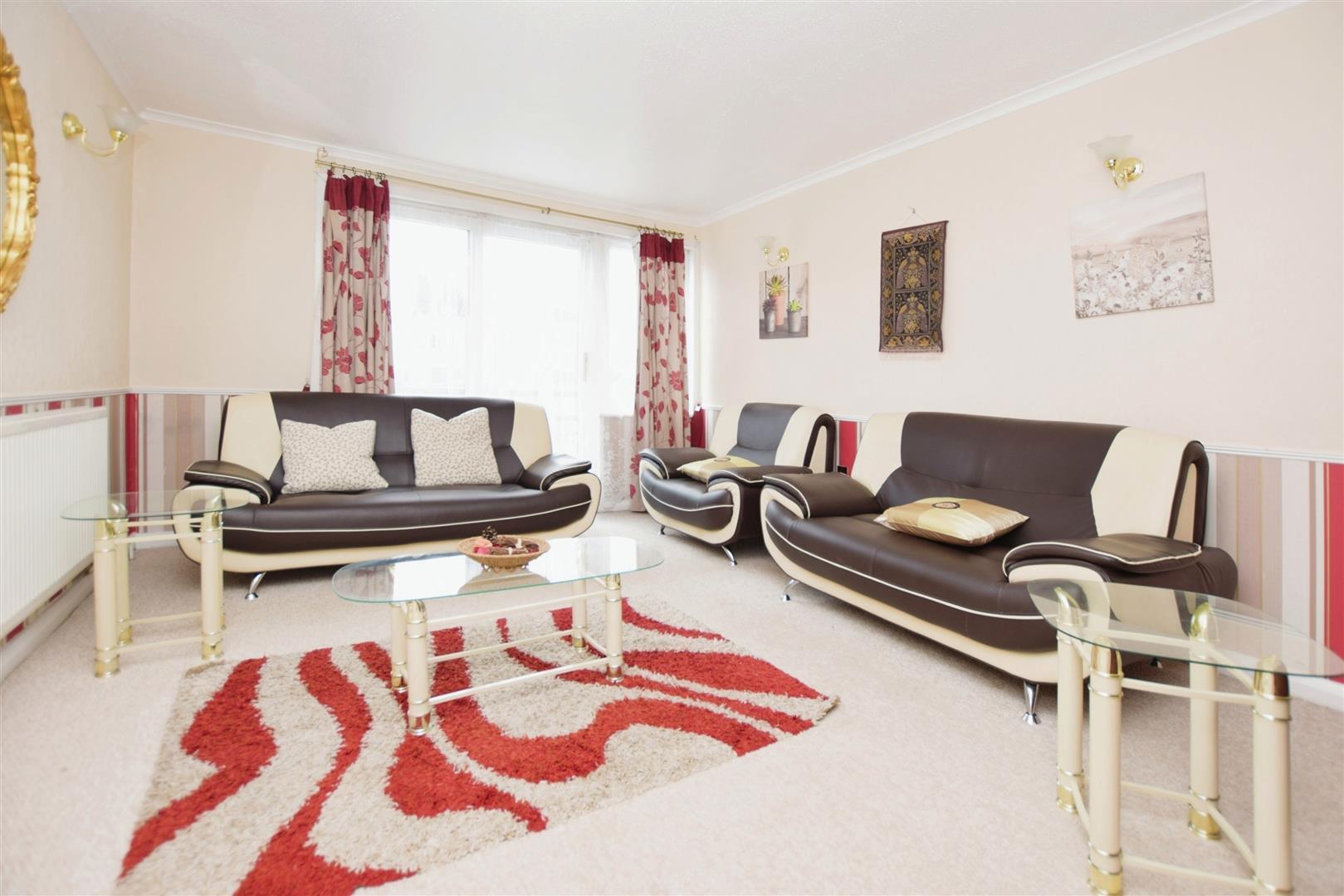 House Gale Close in Greater London
