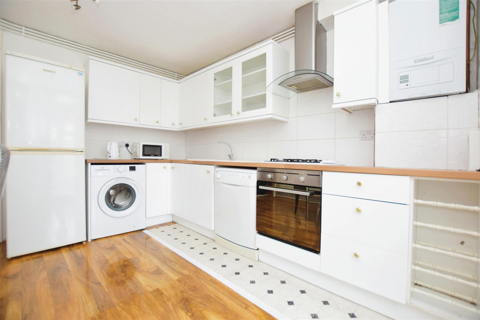 House Gale Close in Greater London