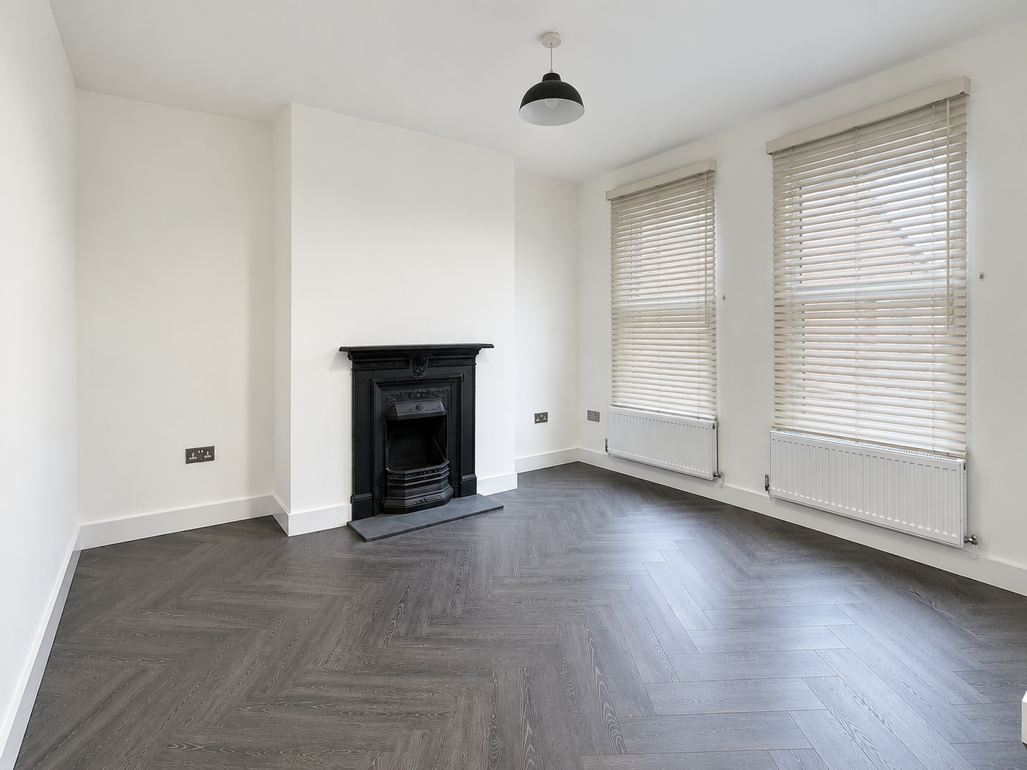 Flat Ellerslie Square in Greater London