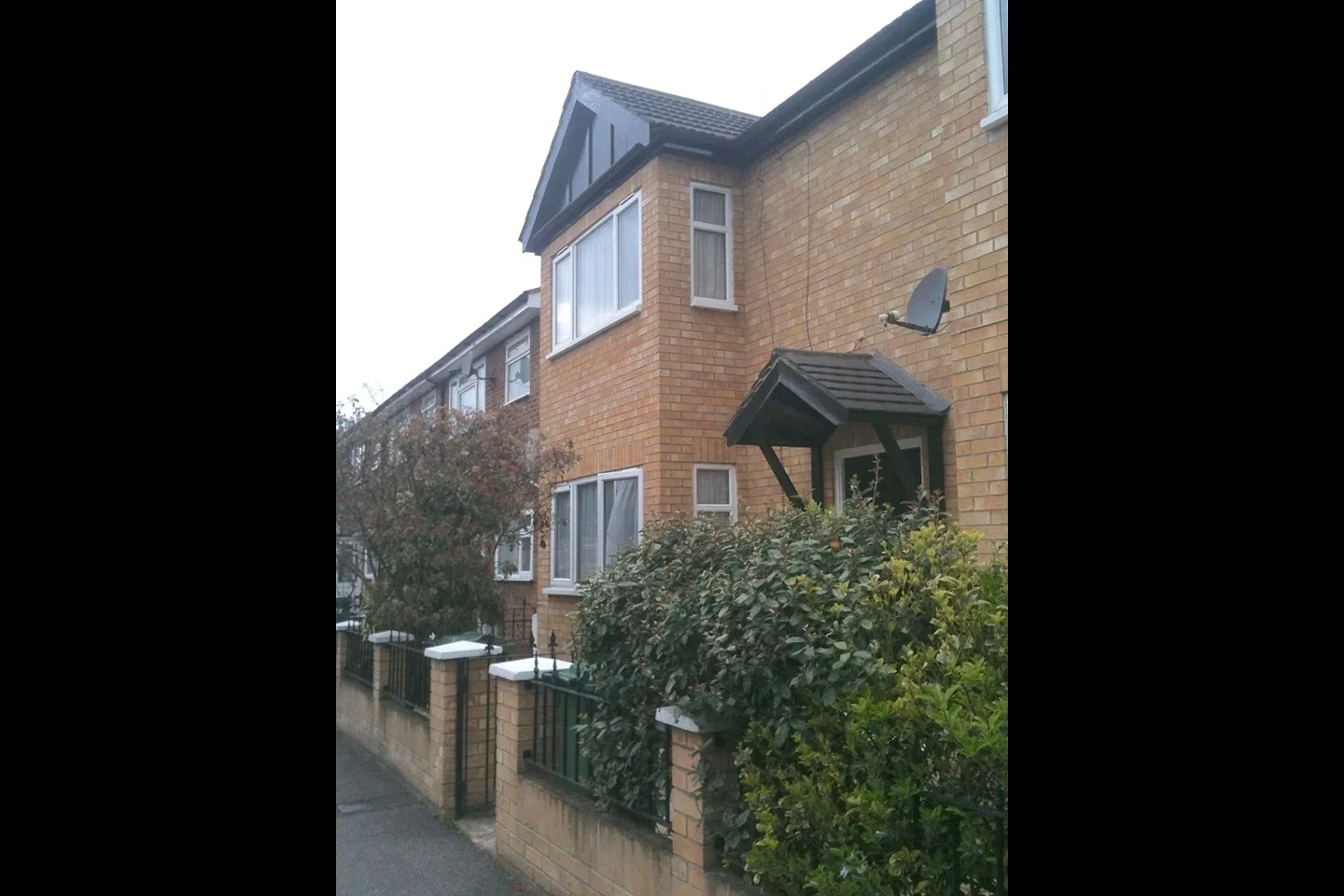 Flat Burchell Road in Greater London