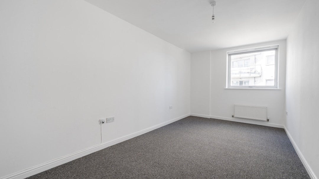 Flat Axon Place in Greater London