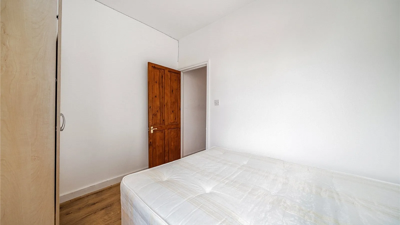 Flat Beresford Road in Greater London