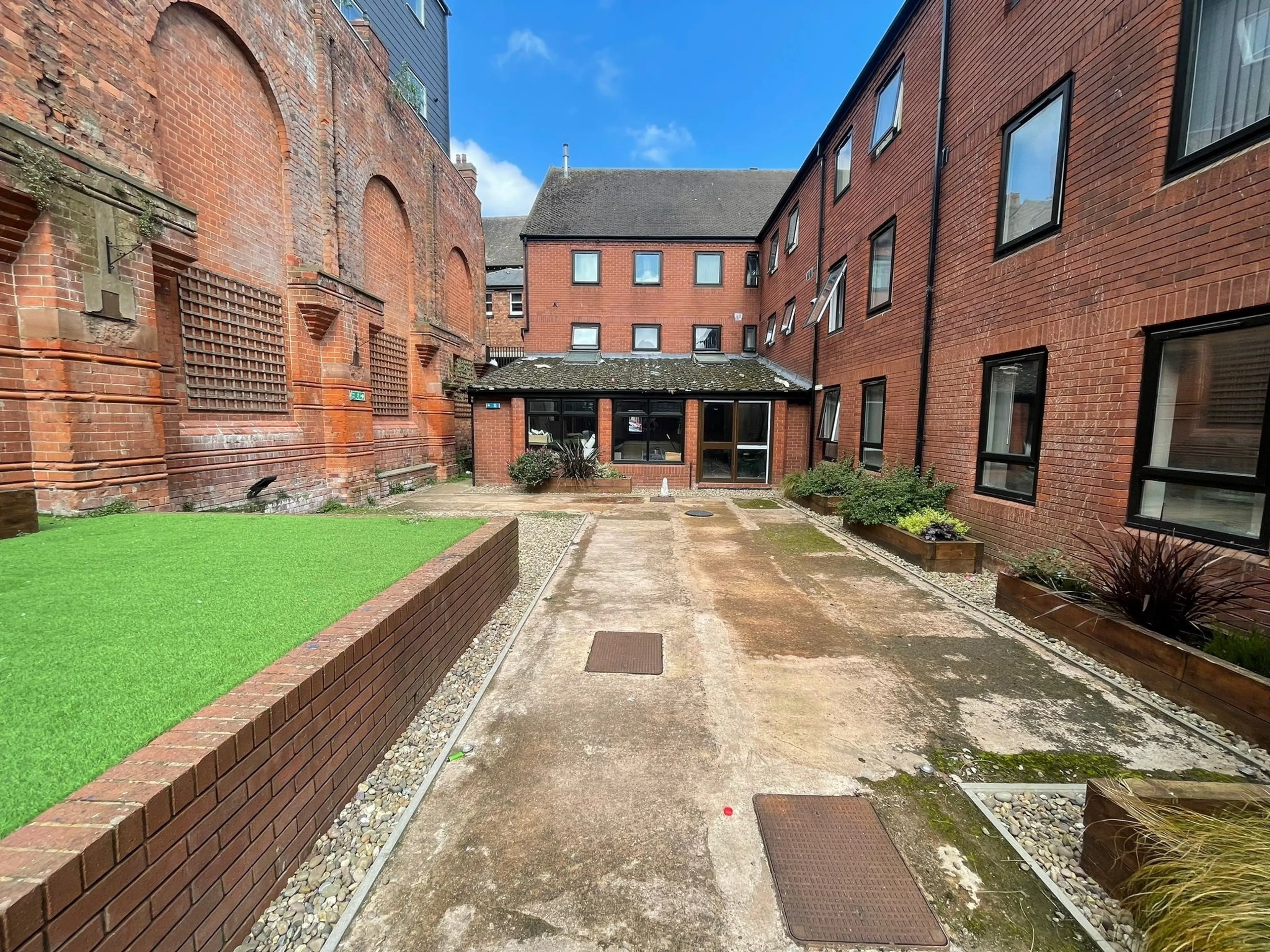 Room Whitmore Street in Wolverhampton