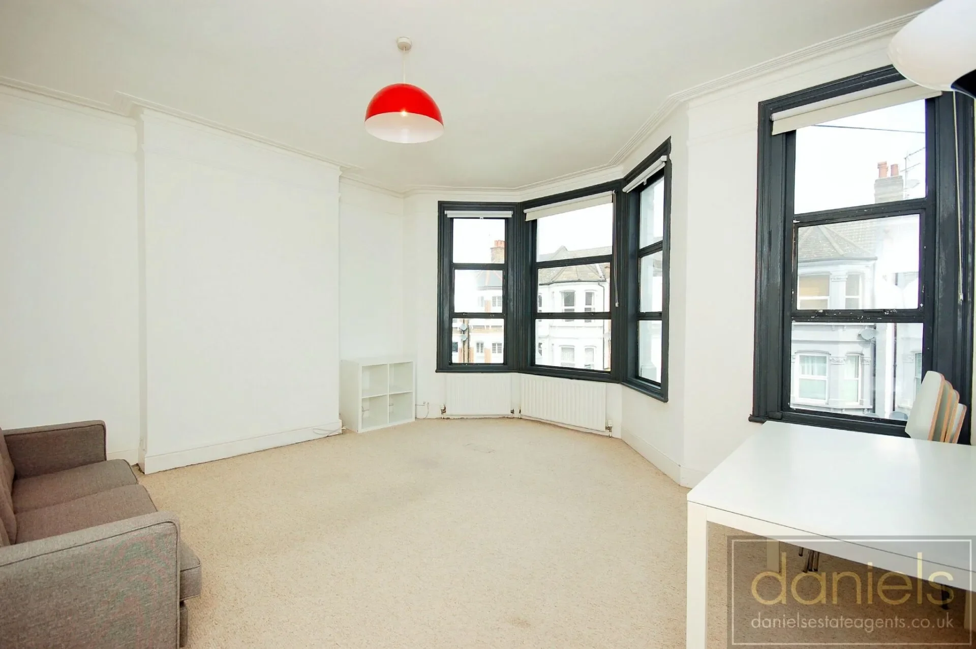Flat Bathurst Gardens in Greater London