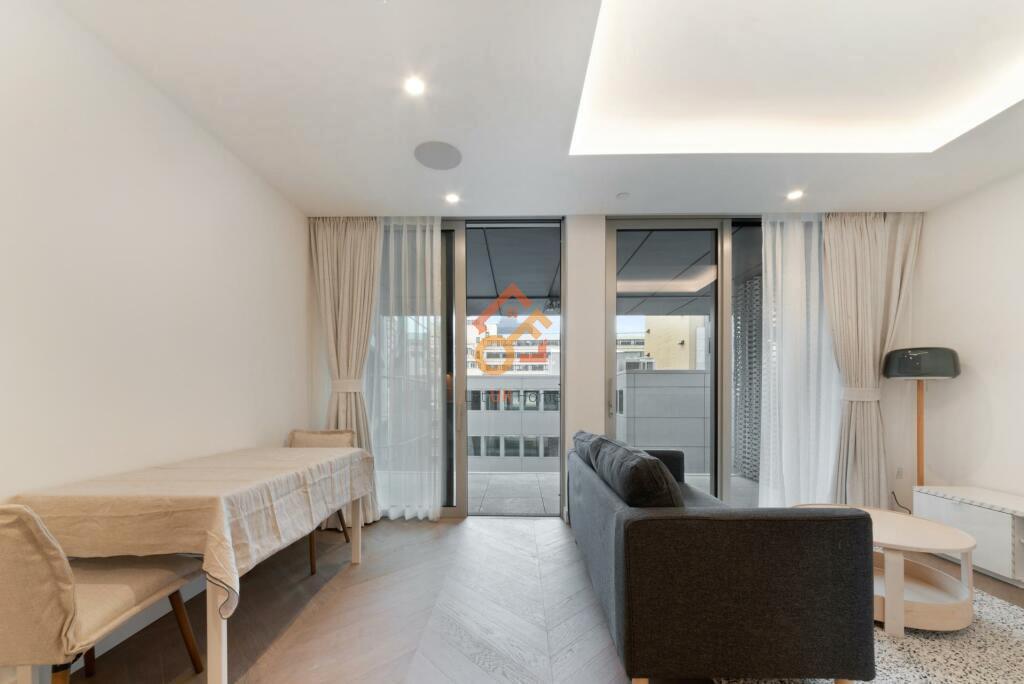Flat Minories in London