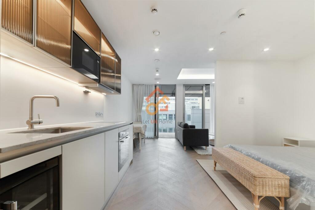 Flat Minories in London