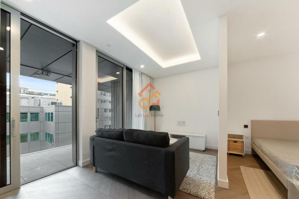 Flat Minories in London