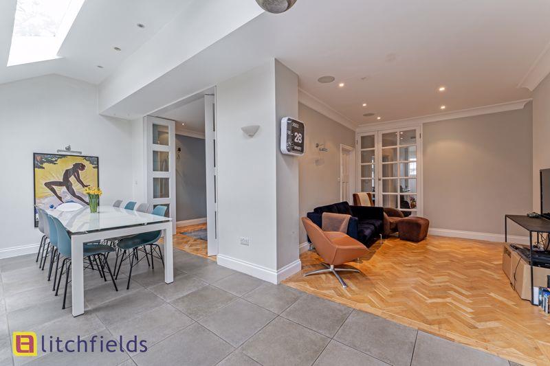 House Cyprus Avenue in Greater London