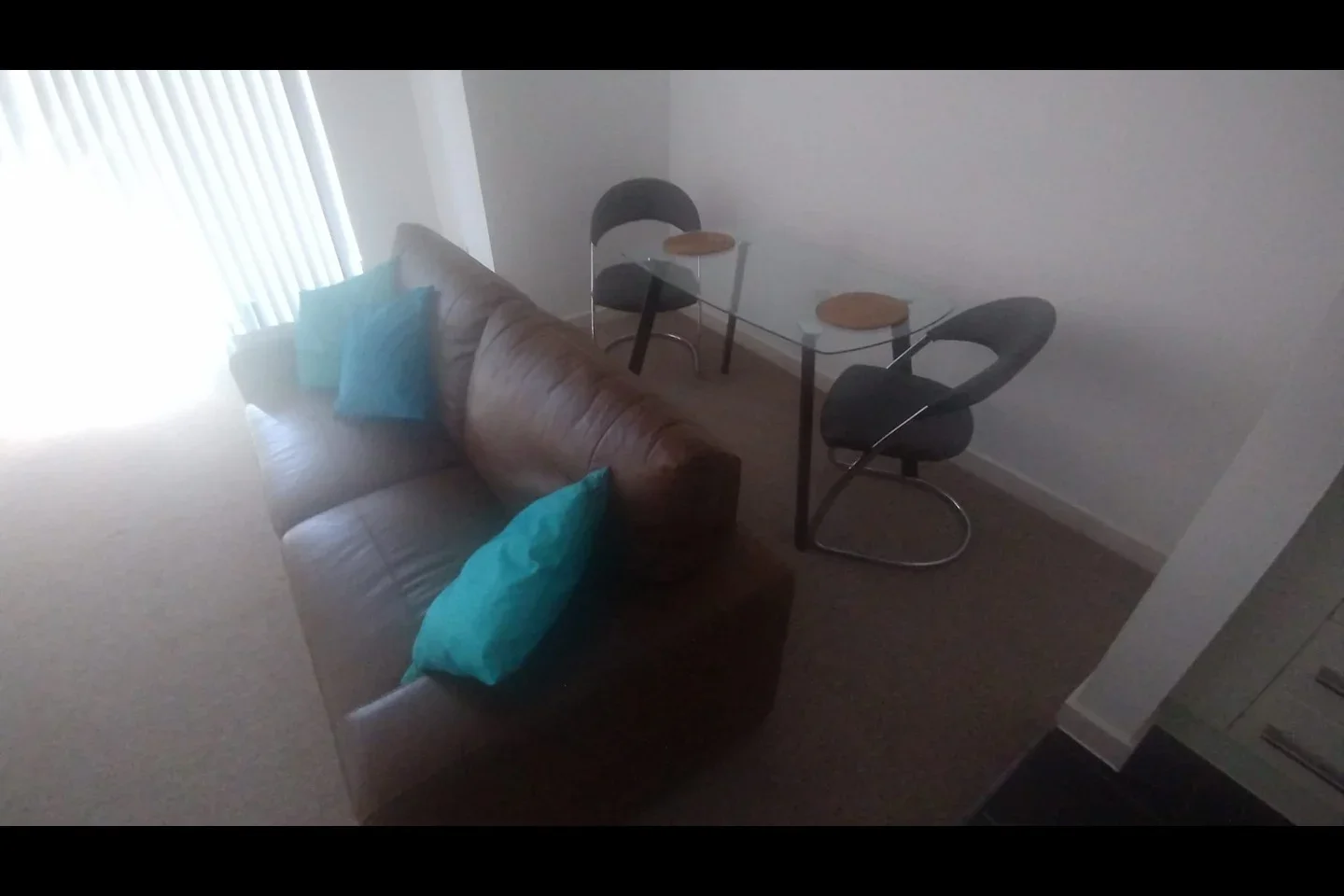 Flat Wraysbury Drive in Greater London