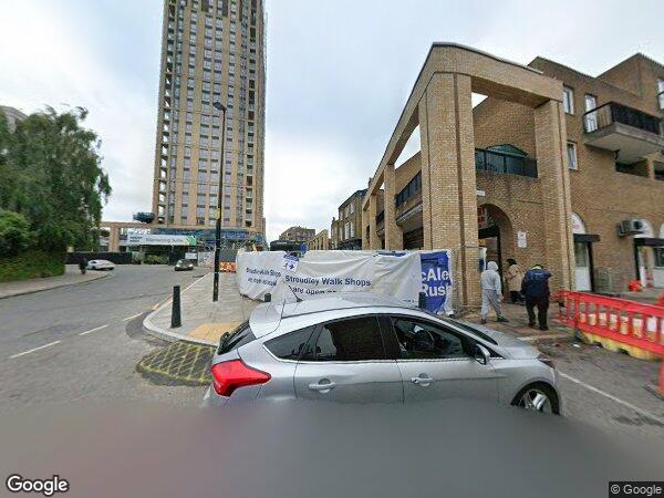Flat Stroudley Walk in Greater London