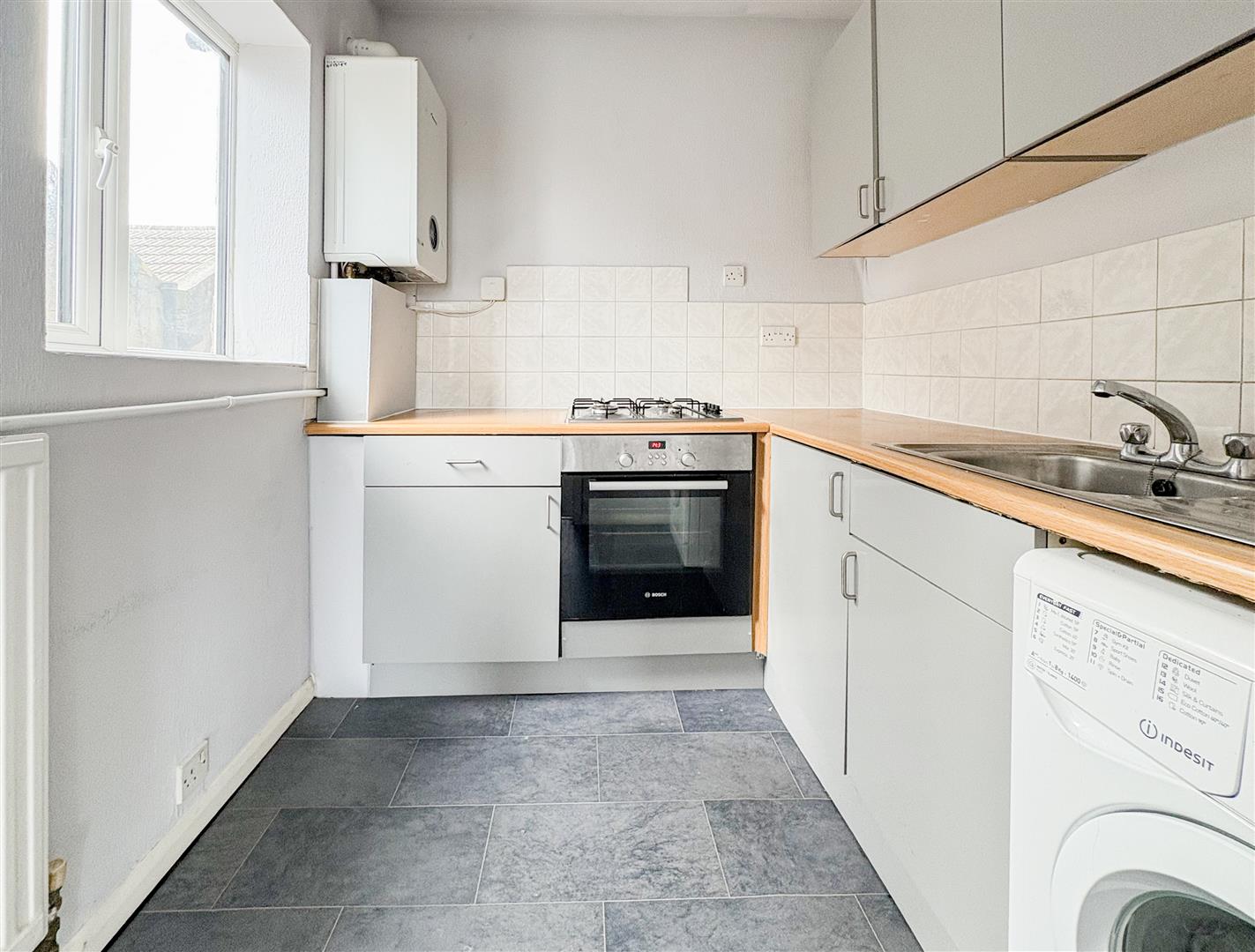 Flat Linton Road in St Leonards