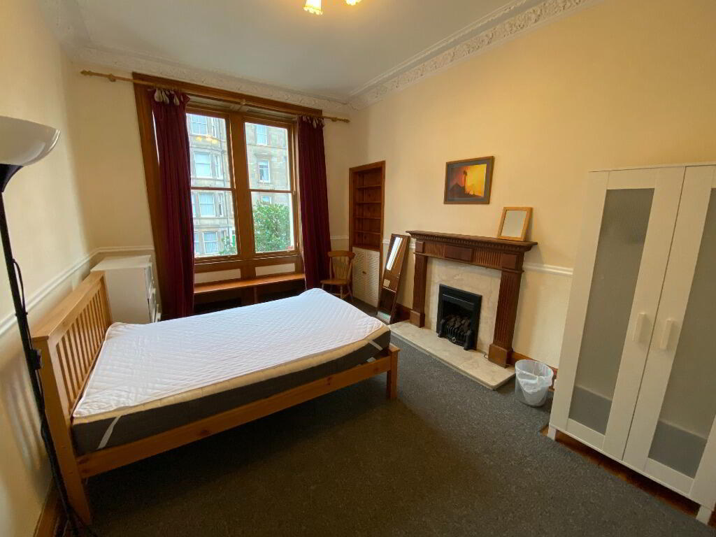 Room New Mart Road in City of Edinburgh