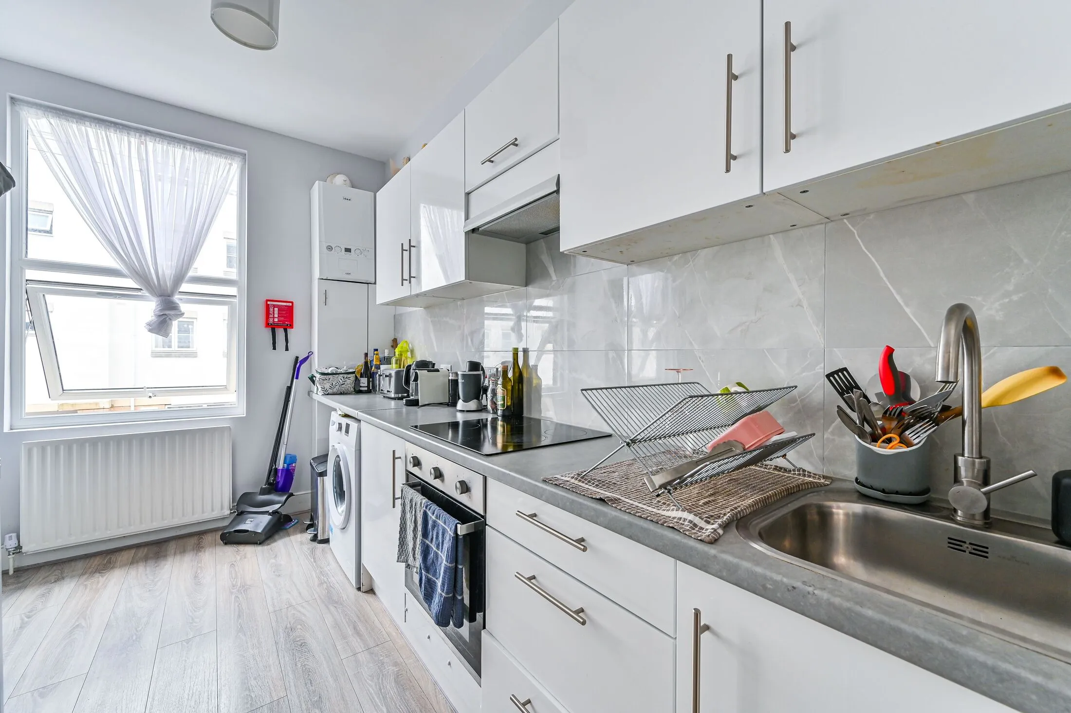 Flat Sulina Road in Greater London