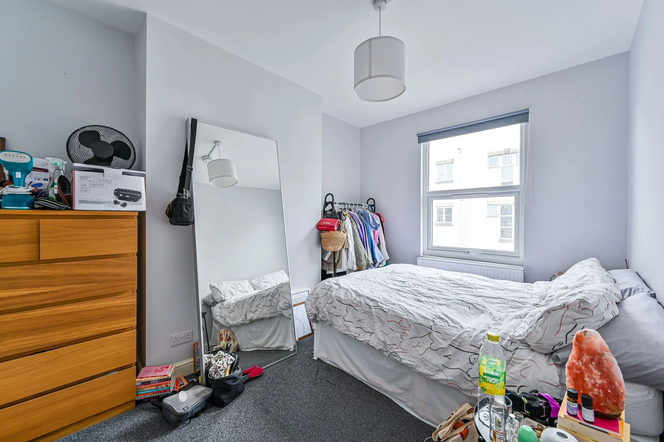 Flat Sulina Road in Greater London
