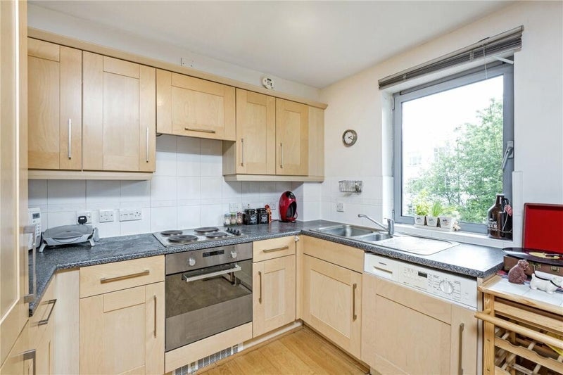 Flat Balham High Road in Greater London