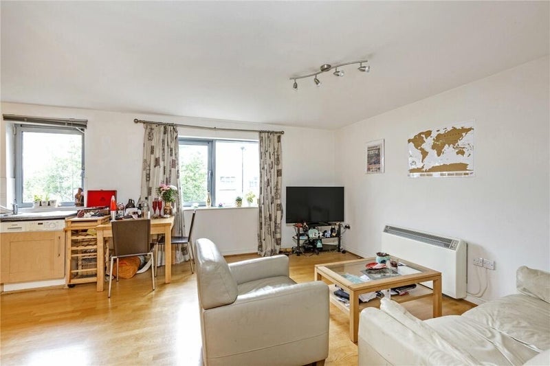 Flat Balham High Road in Greater London