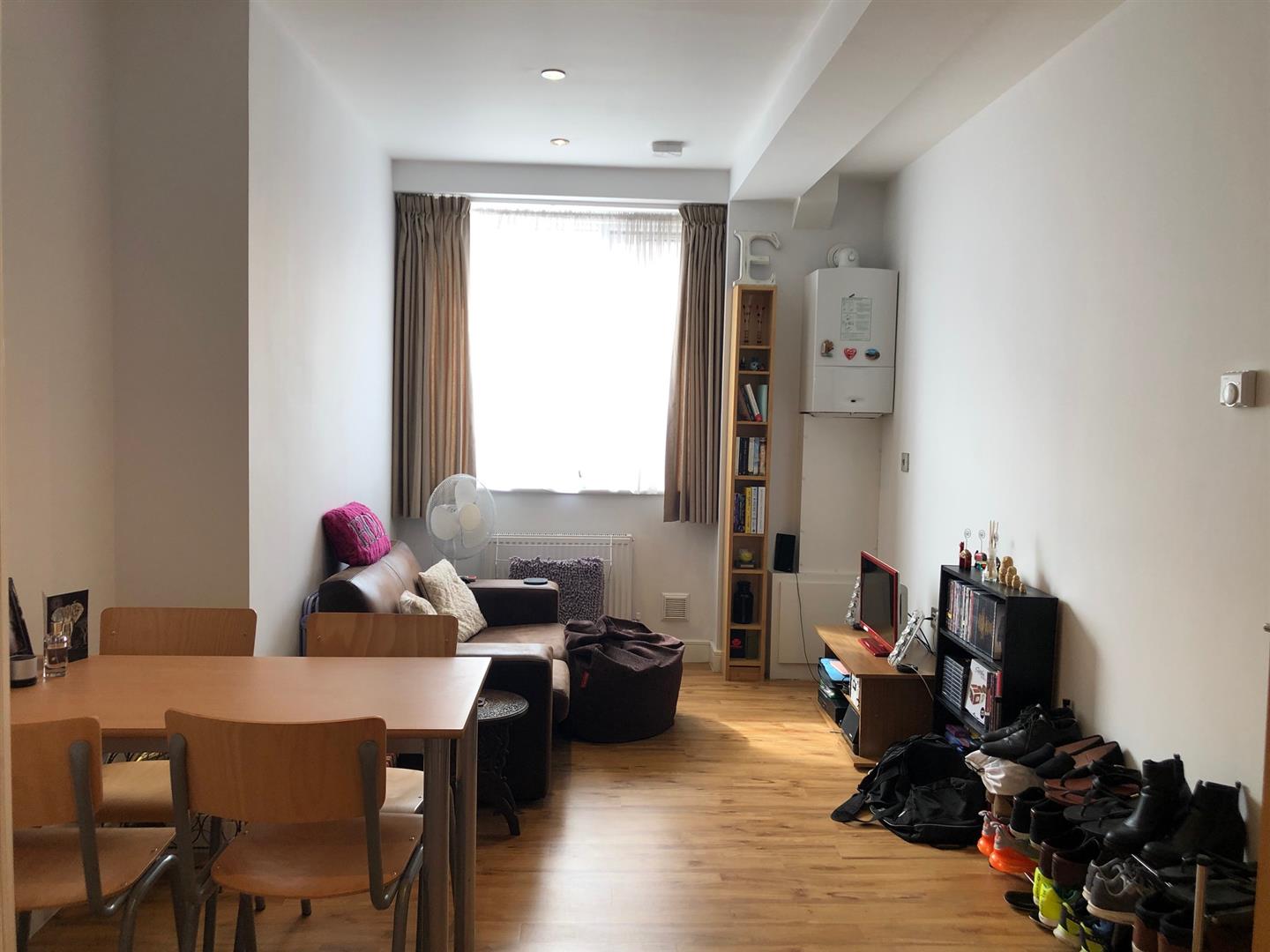 Flat Kingston Road in Greater London