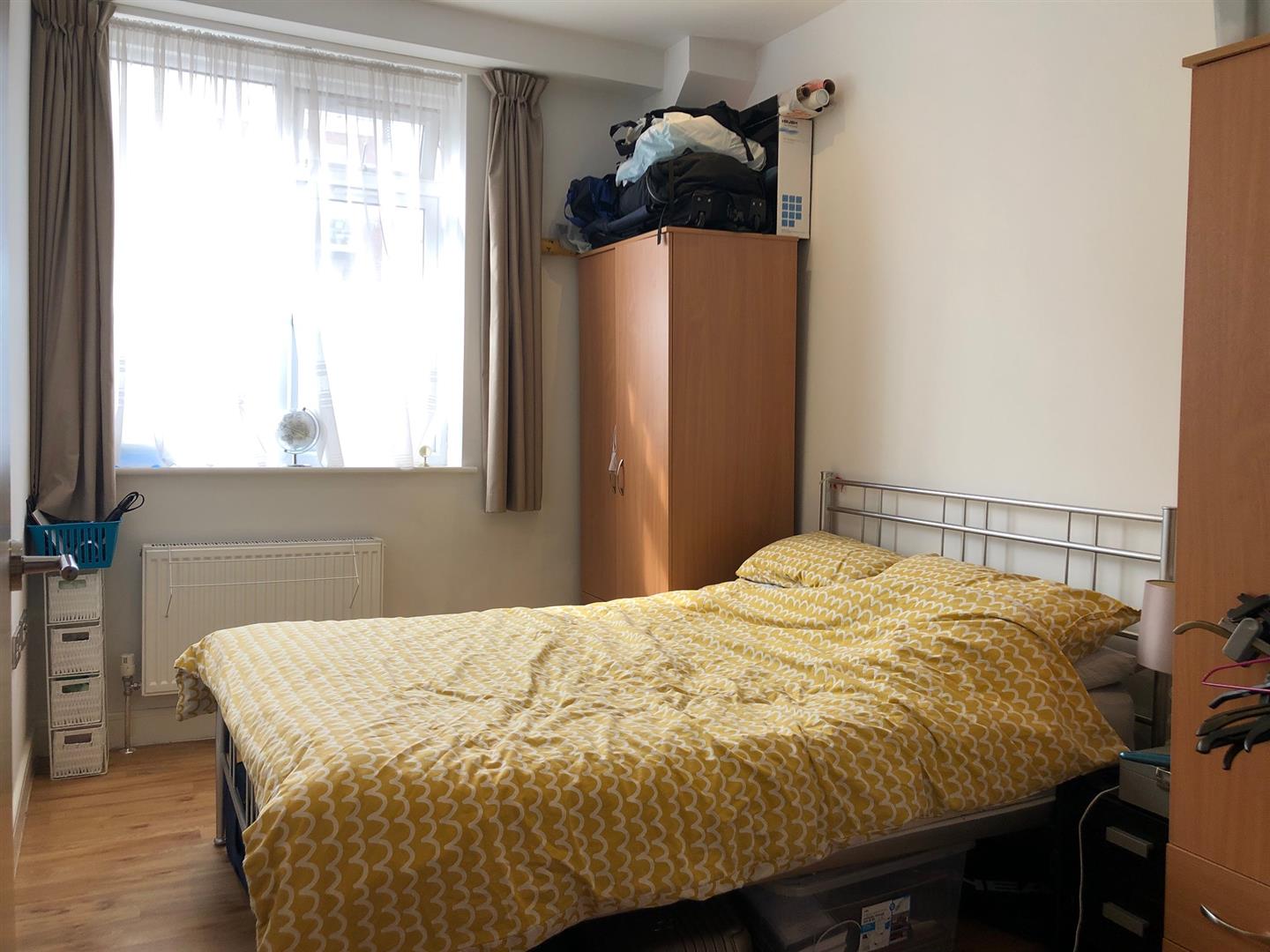 Flat Kingston Road in Greater London