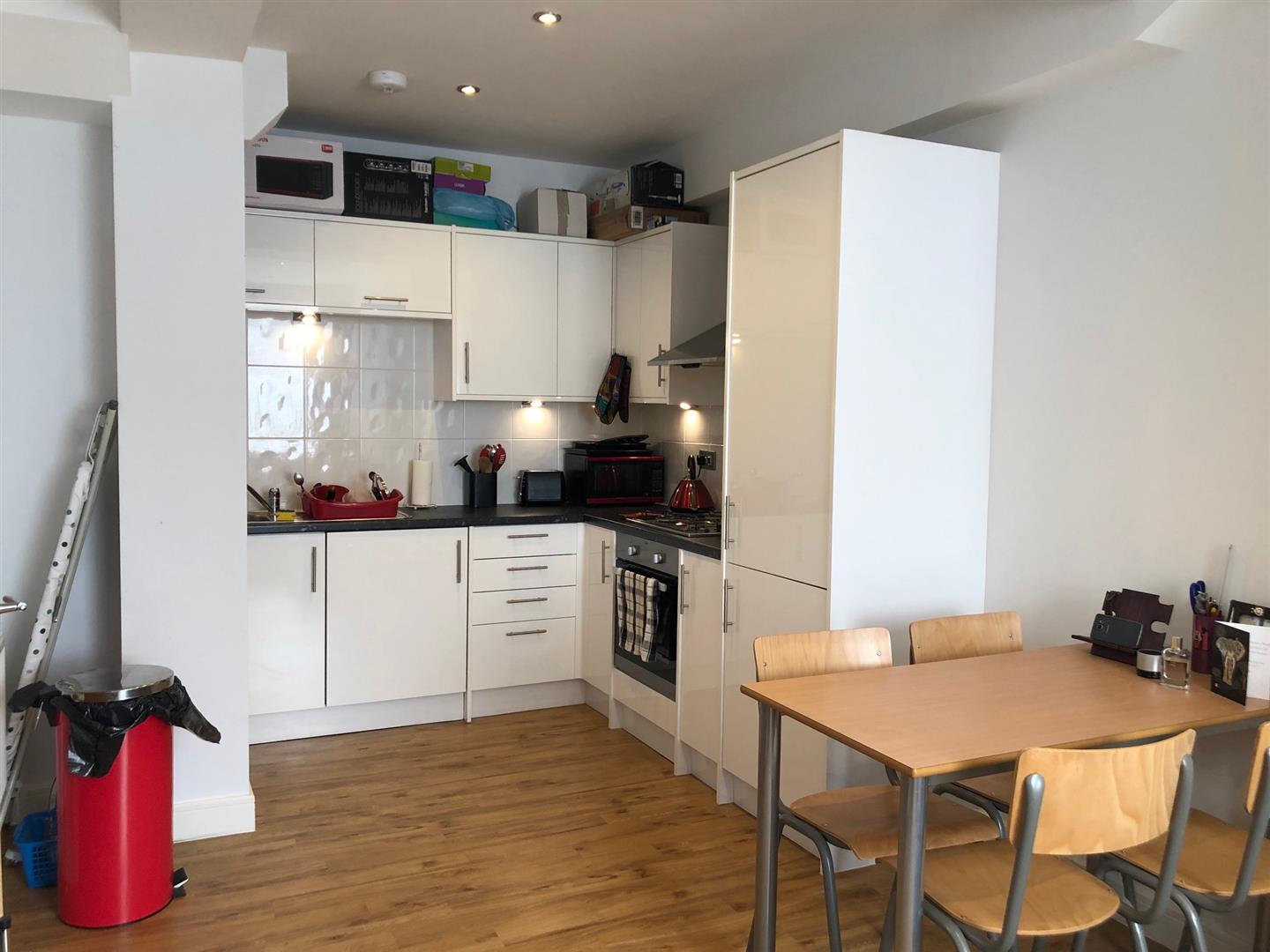 Flat Kingston Road in Greater London