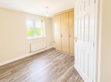 Flat Marlcroft Drive in Liverpool
