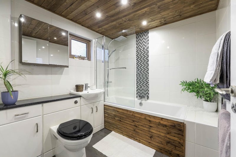 Room Beith Street in Glasgow