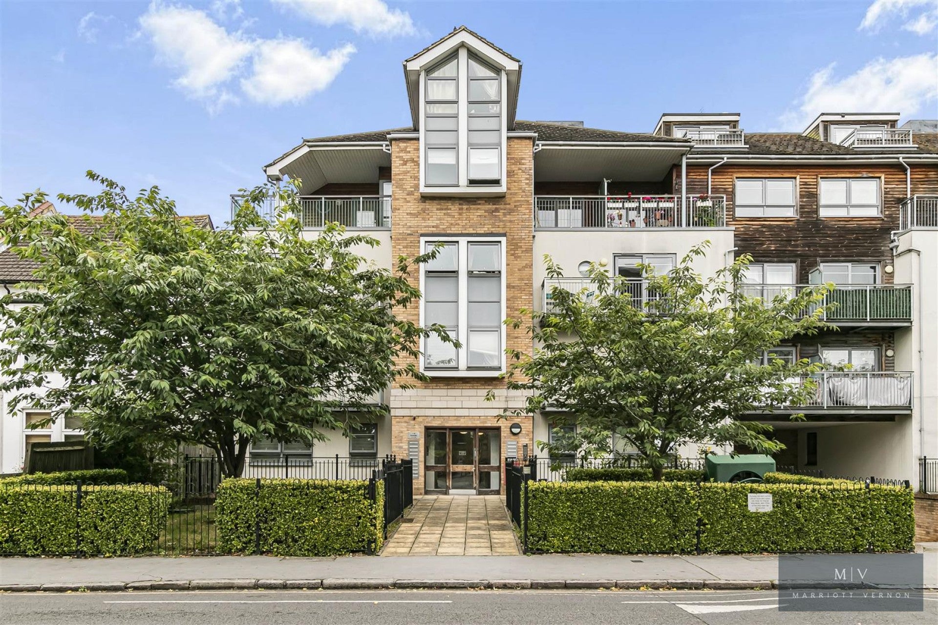 Flat Sydenham Road in Greater London