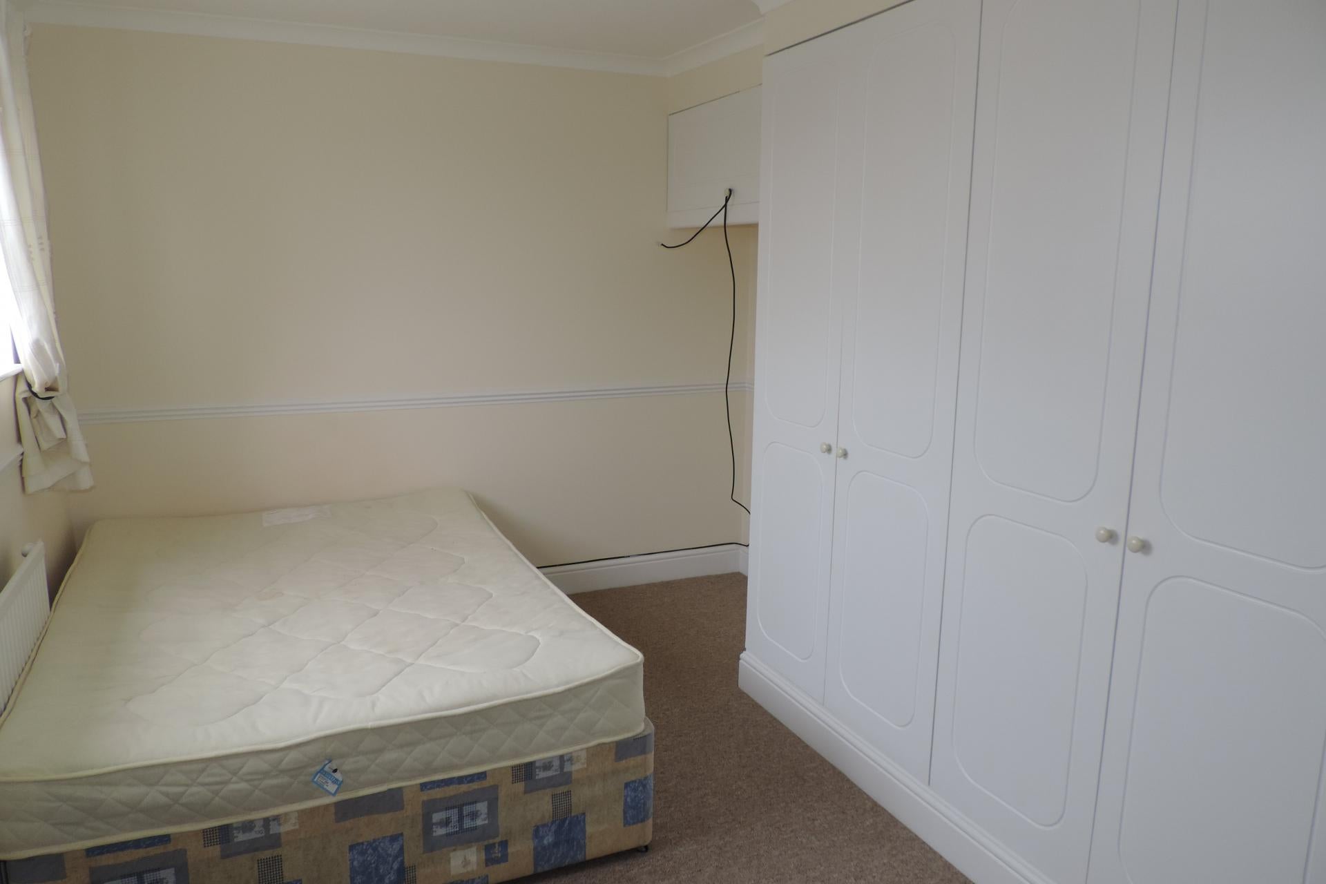 House Ashwood Road in Hertsmere