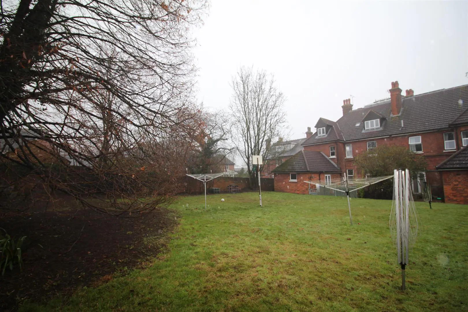 Flat Canterbury Road in Ashford
