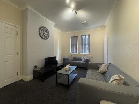 Room Harold Road in Birmingham
