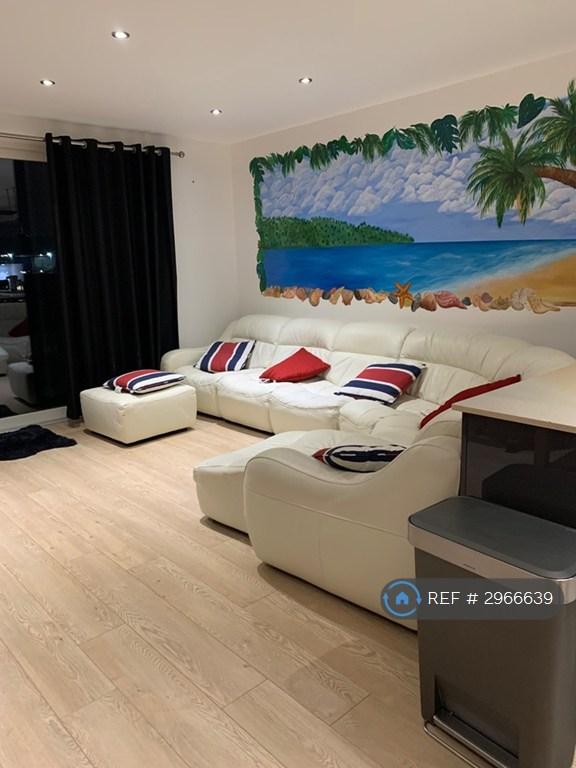 Flat Shipman Road in Greater London